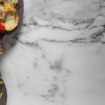 Blaty kuchenne z kamienia naturalnego – czy warto Zalety, wady i praktyczne wskazówki