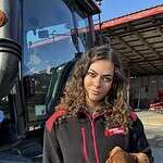 Jak wyrównać podłoże pod idealny trawnik – praktyczny poradnik