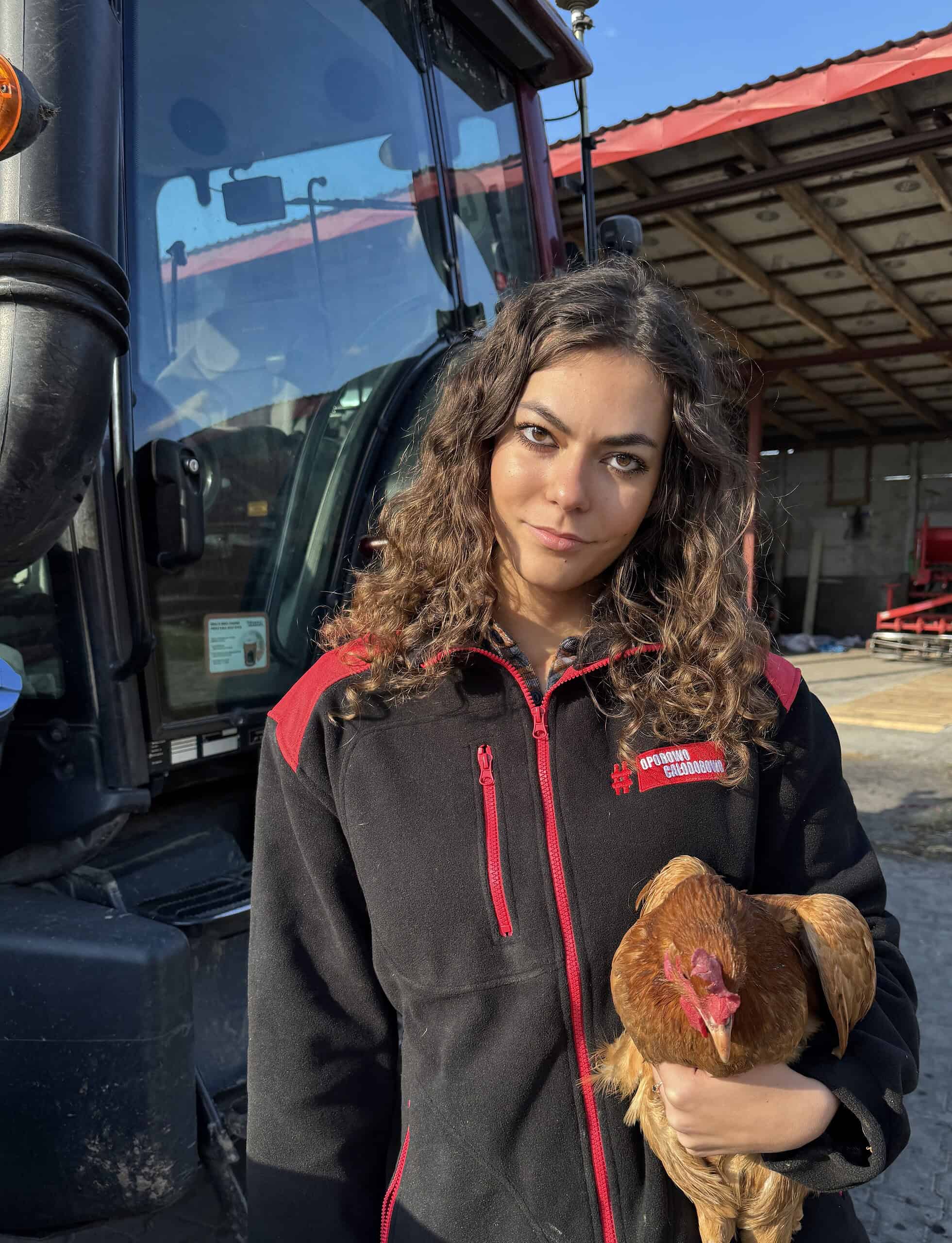 Jak wyrównać podłoże pod idealny trawnik – praktyczny poradnik