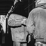 Jak wybrać najlepszą kurtkę roboczą na zimę? Postaw na komfort i bezpieczeństwo